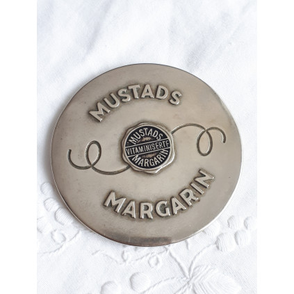 Lommespeil fra Mustads Margarin, et reklameprodukt, snart antikk