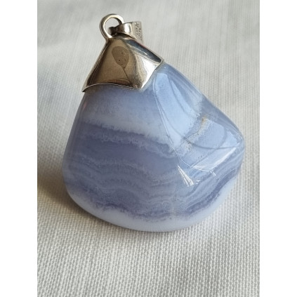 Anheng med større  tromlet Kalsedon, blå / Chalcedony Blue