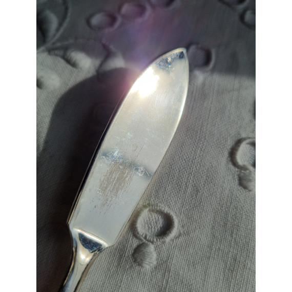 Liten Engelsk spade, smørkniv i sølvplett, skjellmønster, ca 12,1 cm