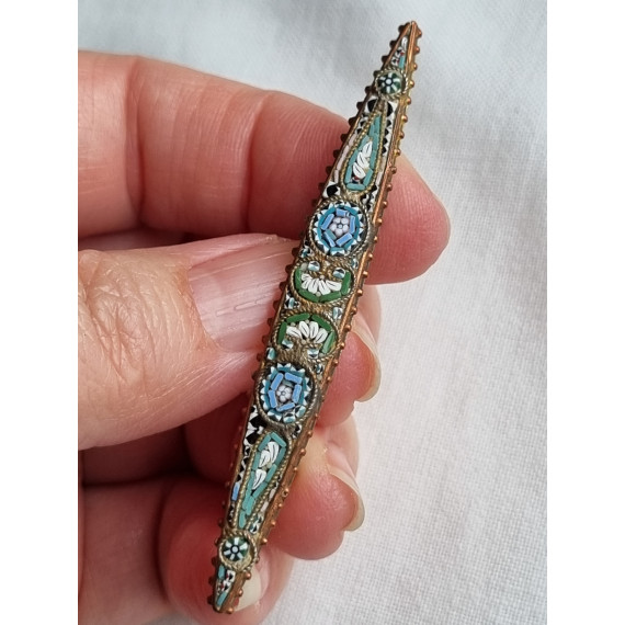 Antikk micro mosaikk brosje, nål med intrikate steiner satt sammen