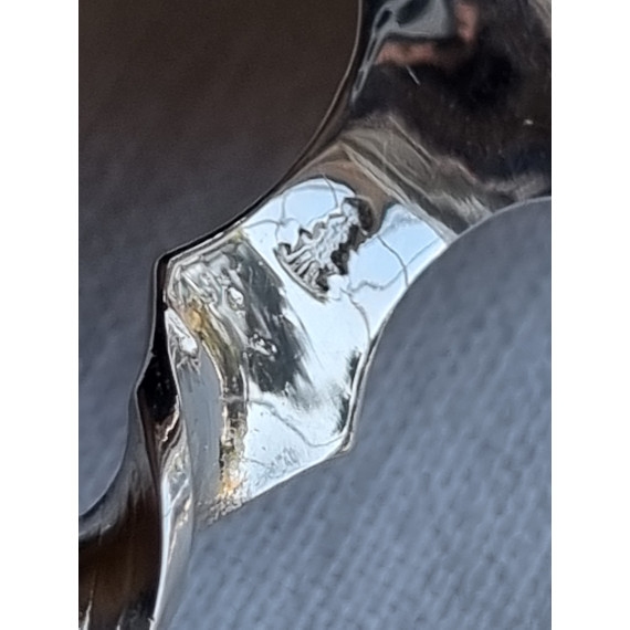 Antikk sølvskje, med vridd skaft og kule, festbordsølv, kuleskje fra D-A