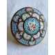 Nydelig eldre mikro mosaikk brosje i art deco design med blomster, diameter ca 4,5 cm