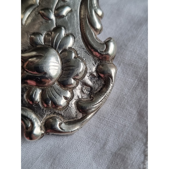 Antikk kammerlysestake i sølv, rikt dekorert, mrk fra Portugal fra 1800-tallet