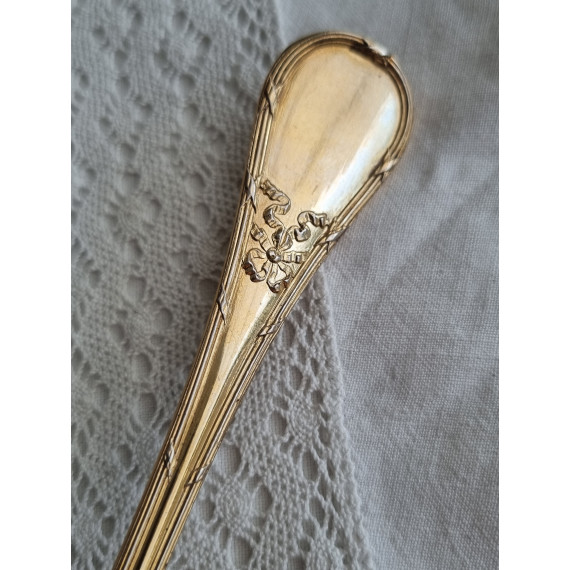 Vakker gull forgylt sølvspade, med gjennombrutt design i spadebladet
