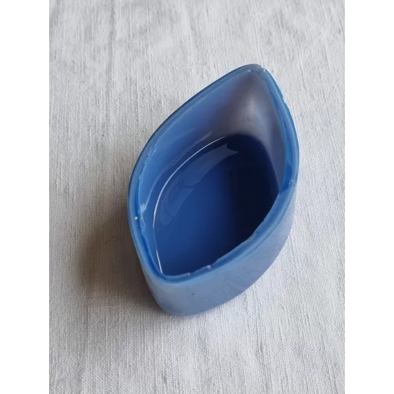 Stor saltskål, saltkar i sølv med spesielt blått glass