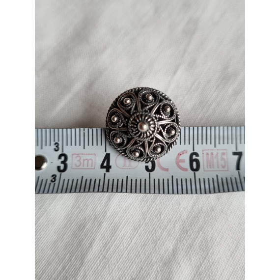 Bunads-knapper, 4 stk i oksidert sølv, håndlagde, diam 1,7 cm