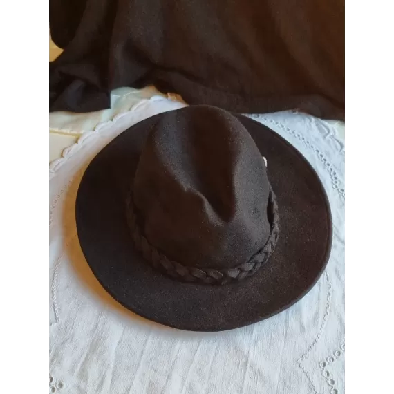 Faustmann sort hatt, Indiana Jones hatt