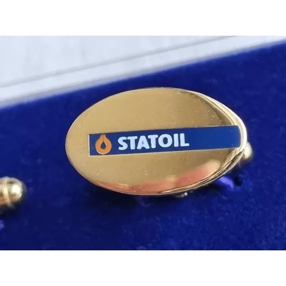 Statoil gullfarget mansjettknapper og slipsnål, ubrukte i eske