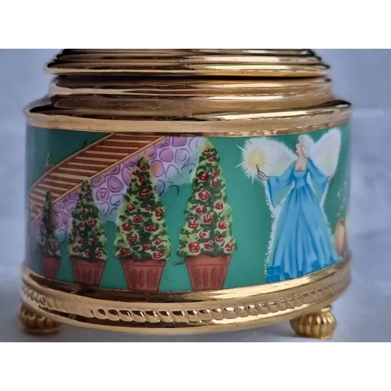 Smykkeskrin i porselen, Cinderella, Askepott med spilledåse, fra Faberge