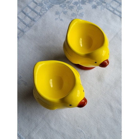 Eggeglass i keramikk, 2 gule kyllinger