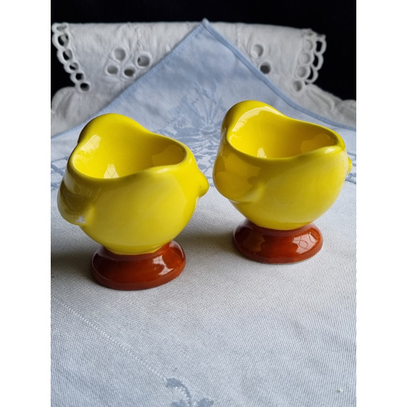 Eggeglass i keramikk, 2 gule kyllinger