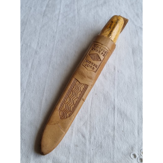 Helle Viking kniv, godt brukt, med slire og treskaft