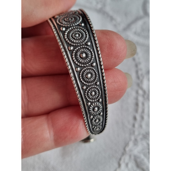 Vintage, eldre sølv armbånd, armring med norrønt motiv, fra Elvik