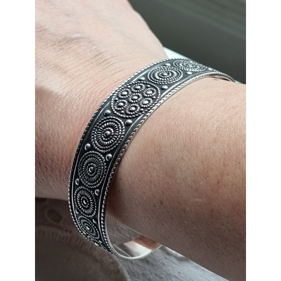 Vintage, eldre sølv armbånd, armring med norrønt motiv, fra Elvik