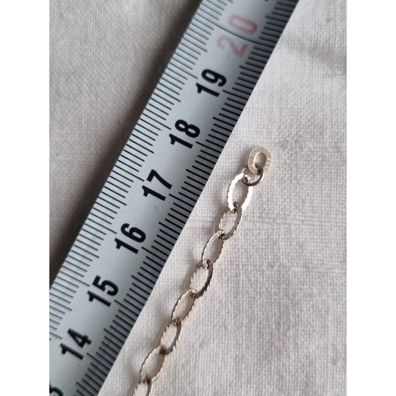 Flott og herlig armbånd i sølv, med hengende eikenøtt