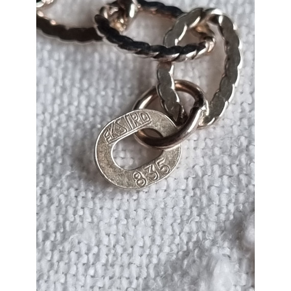 Flott og herlig armbånd i sølv, med hengende eikenøtt