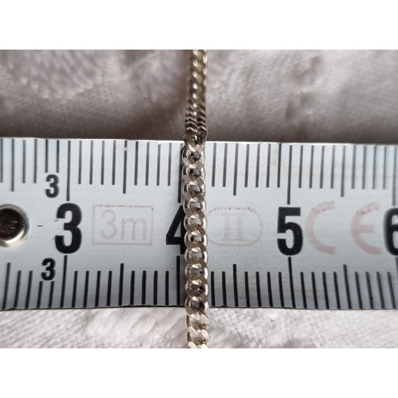 Panserkjede i blankt sølv, ca 50 cm langt x 2 mm, anheng med grønn stein