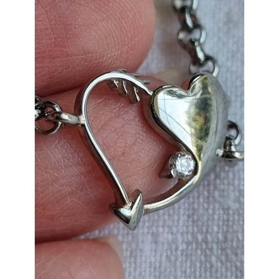Armbånd sølv farget, med hjertedekor, hjertesmykke, ca 18 cm