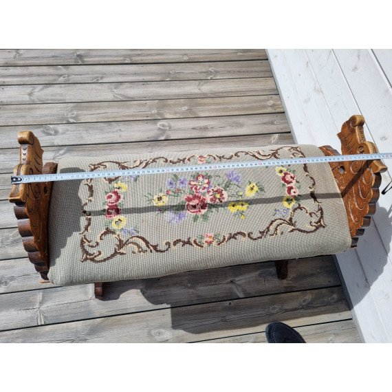 Flott peiskrakk, pianokrakk med drage hoder, flotte detaljer