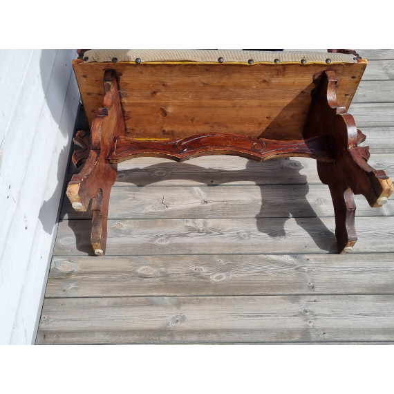 Flott peiskrakk, pianokrakk med drage hoder, flotte detaljer