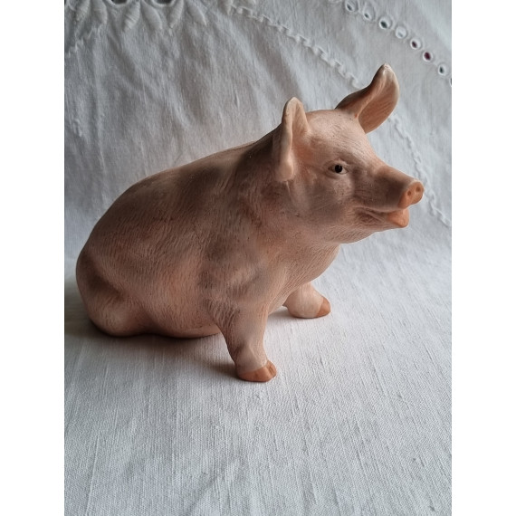 Herlig, mellomstor porselens figur, en sittende gris