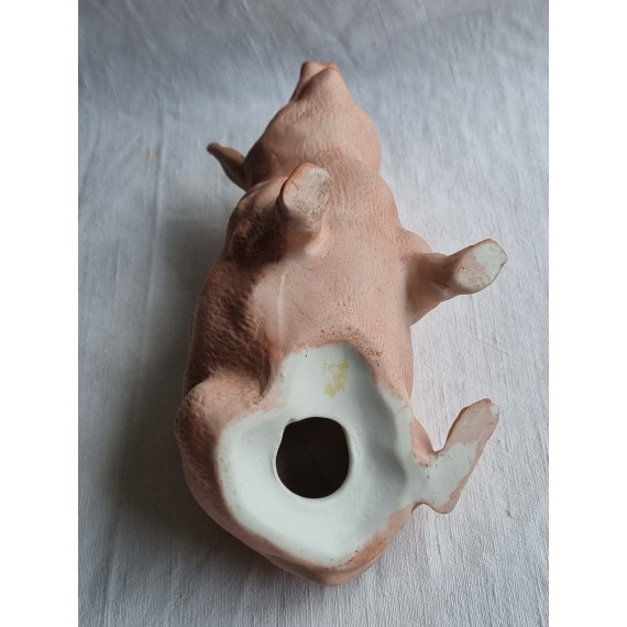 Herlig, mellomstor porselens figur, en sittende gris