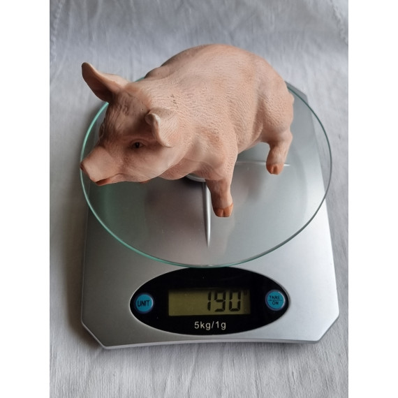 Herlig, mellomstor porselens figur, en sittende gris