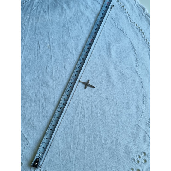 Flott 925 sølvkors med noe spisse kanter, med 830 halskjede ca 40 cm