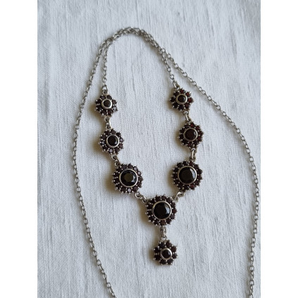 Nydelig hals collier smykke i 925 S, med granater, ca 46,5 cm, eller 44,5 cm langt