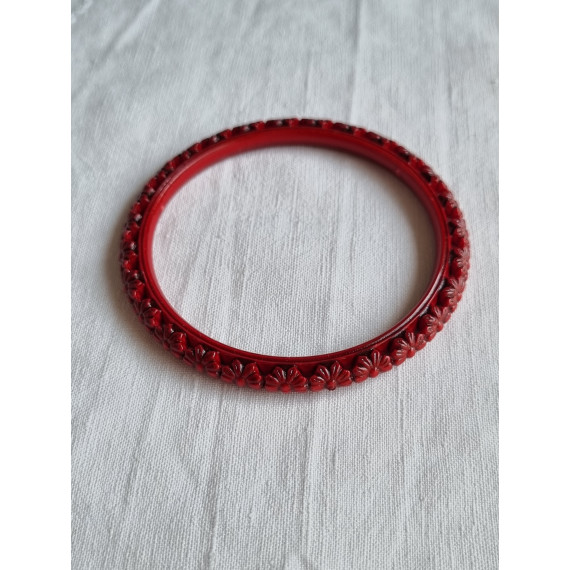 Ubrukt armbånd, fra 1980 til 1990-tallet, vakkert, burgunder, med nydelige detaljer