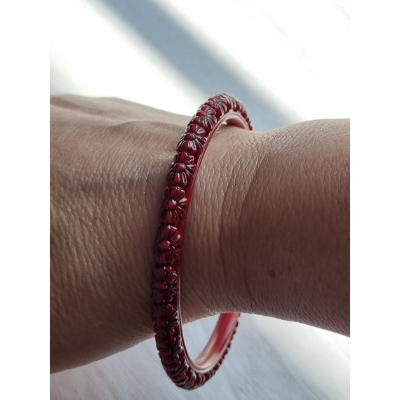 Ubrukt armbånd, fra 1980 til 1990-tallet, vakkert, burgunder, med nydelige detaljer