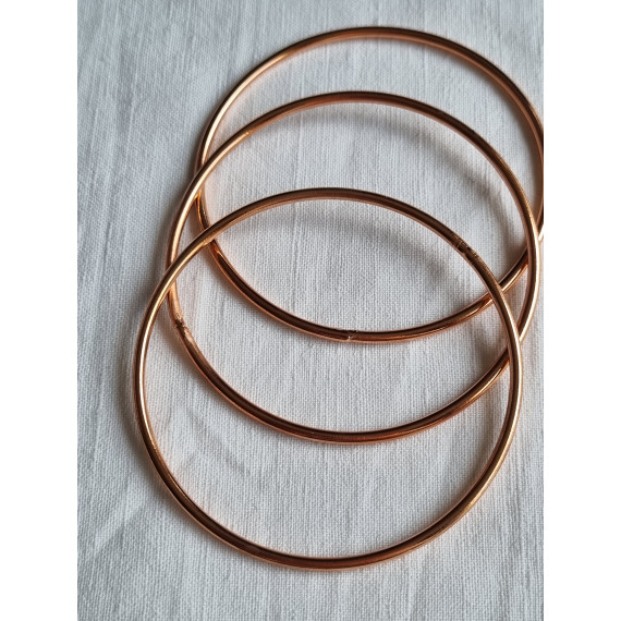 Tre kobber armbånd selges sammen