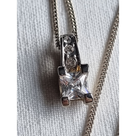Sølv halskjede, ca 42 cm med anheng klassisk diamant imitasjon, krystall i 925 S
