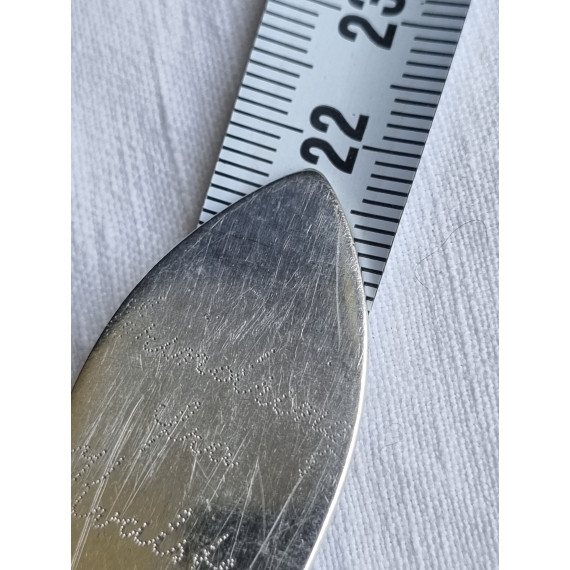 Antikk og lang suppeskje i egen antikk design, 21,8 cm, virkelig flott