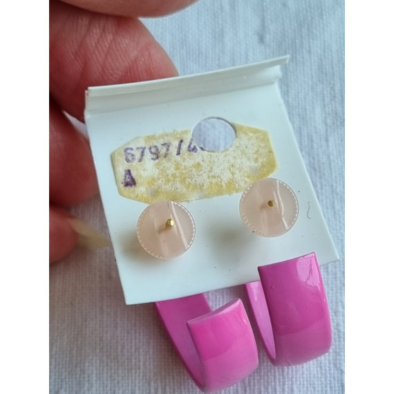 Pastell cerise vakre, brede halv-creoler, med gode gummi stoppere