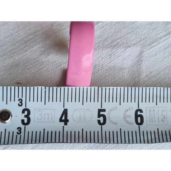 Pastell cerise vakre, brede halv-creoler, med gode gummi stoppere