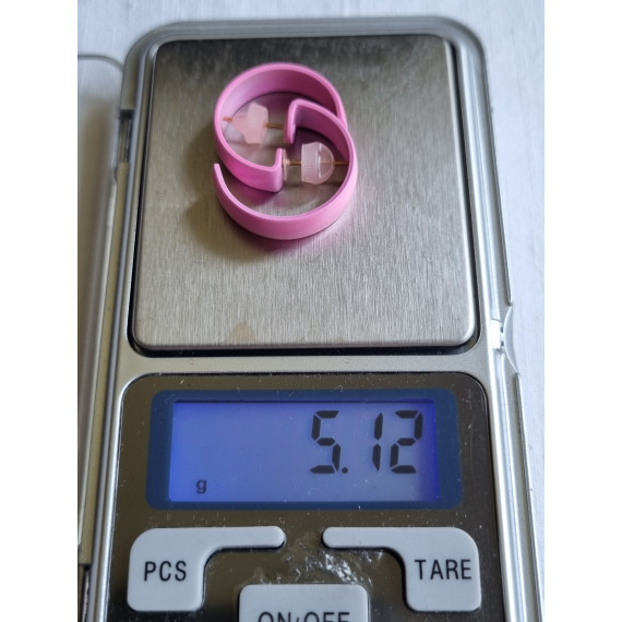 Pastell cerise vakre, brede halv-creoler, med gode gummi stoppere