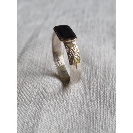 Enkel, og eldre ring i 830 sølv, signet ring