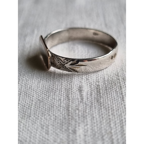 Enkel, og eldre ring i 830 sølv, signet ring