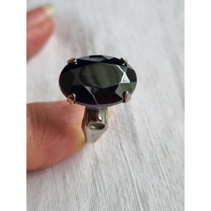 Antatt bijouteri ring, godt laget med stor imitert blodstein, strl 58