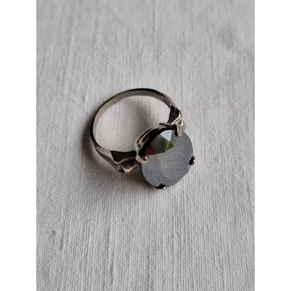 Antatt bijouteri ring, godt laget med stor imitert blodstein, strl 58
