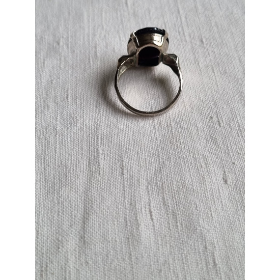 Antatt bijouteri ring, godt laget med stor imitert blodstein, strl 58