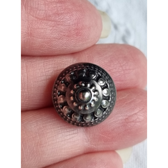 Oksiderte bunads-knapper, antatt antikke, 4 stk selges sammen