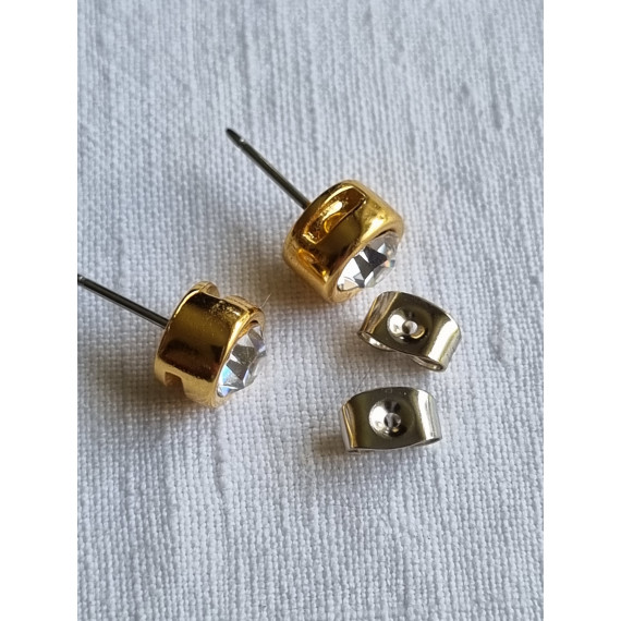 Nydelig par øredobber, gullfarget med imitert diamant