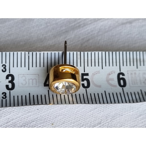 Nydelig par øredobber, gullfarget med imitert diamant