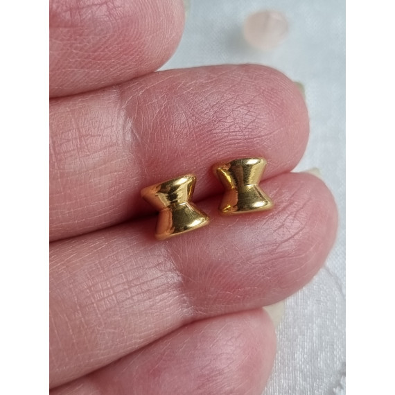 Vintage Corocraft øredobber, ubrukt gullfargede begerformet eller snelleformet