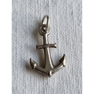Anheng, charm i sølv, et anker symboliserer håpet