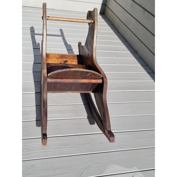 Flott gyngehest i tre, med sete til barn, baby fra tidlig 1900-tallet