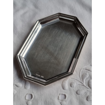 Avlangt nydelig sekskantet fat med vakker rillet kant i 925 sølv