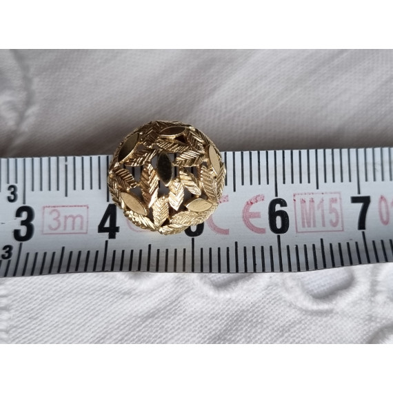 Gull i 585 gult ørepynt med blad design, med klips / 4,4 gram